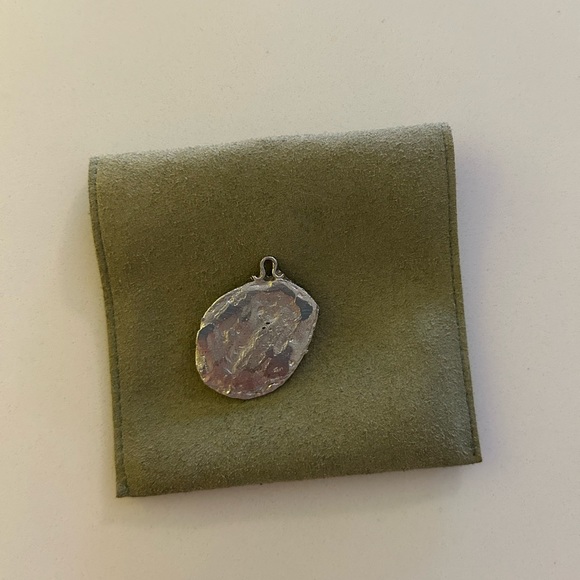 Sterling silver Leo pendant - Picture 3 of 4